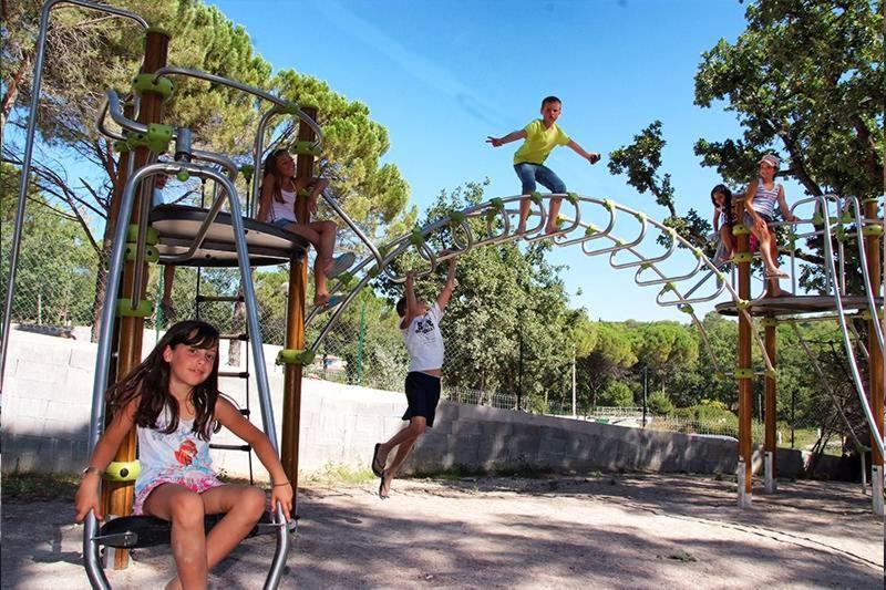 Готель Camping Lou Cantaire Фаєнс Екстер'єр фото
