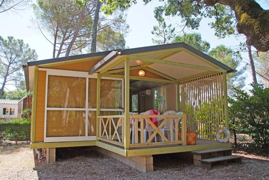 Готель Camping Lou Cantaire Фаєнс Екстер'єр фото