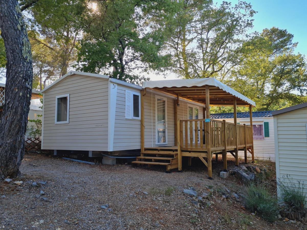 Готель Camping Lou Cantaire Фаєнс Екстер'єр фото