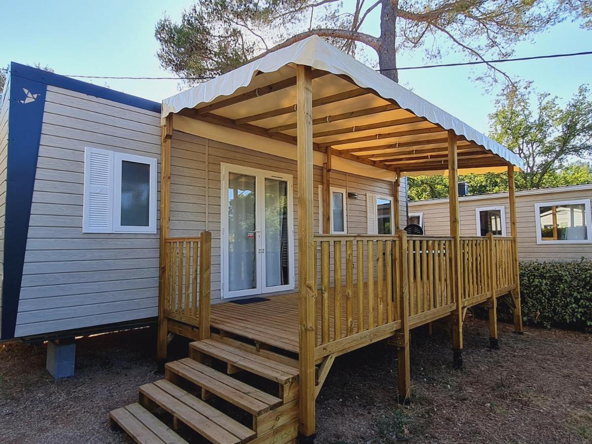 Готель Camping Lou Cantaire Фаєнс Екстер'єр фото