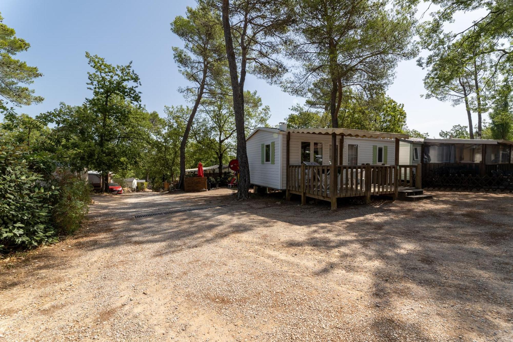 Готель Camping Lou Cantaire Фаєнс Екстер'єр фото