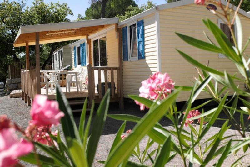 Готель Camping Lou Cantaire Фаєнс Екстер'єр фото