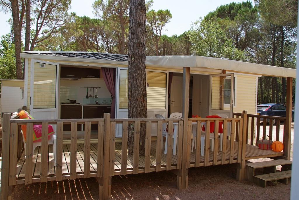 Готель Camping Lou Cantaire Фаєнс Екстер'єр фото
